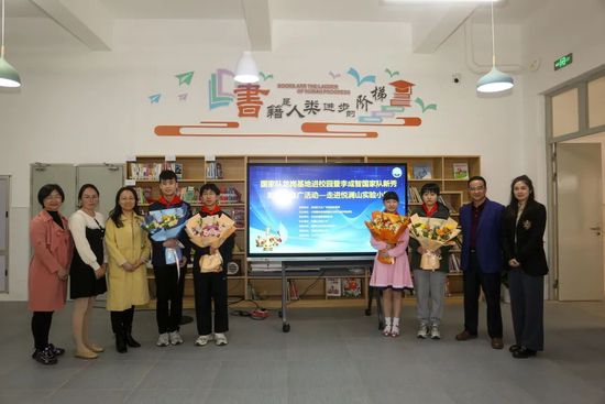 国内自拍经典三级在线