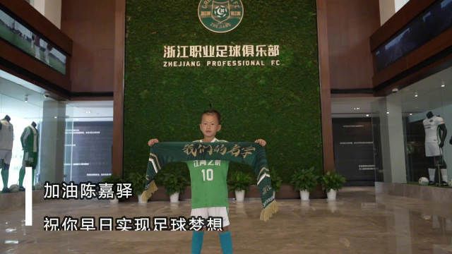 在车里被撞了八次高