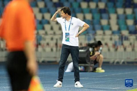 年轻的女性主导1-2020